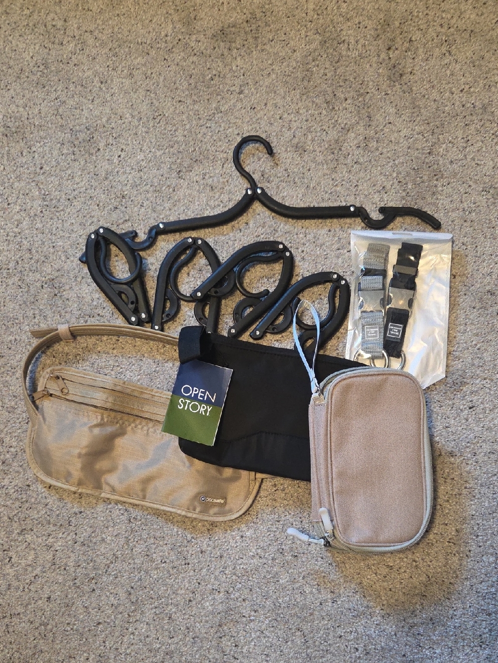 Nwt, Nwot, And Used Travel Bundle Pouches Hangers